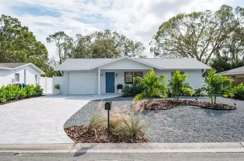 1307 5th Ter NW, Largo, FL 33770