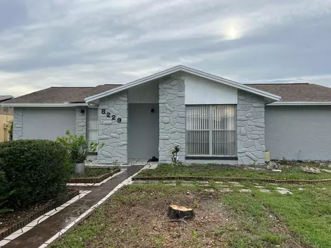 8229 Pinehurst Cir, Tampa, FL 33615