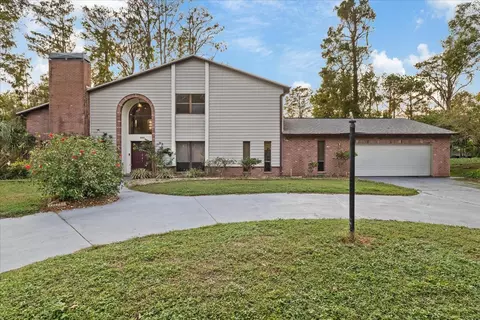 223 S Riverhills Dr, Temple Terrace, FL 33617