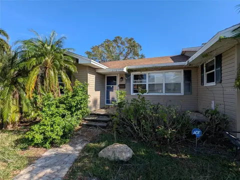 3761 Overlook Dr NE, Saint Petersburg, FL 33703