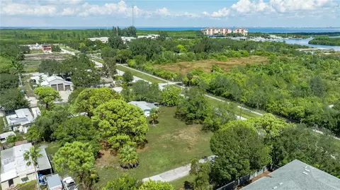 Mentone Drive W, Saint Petersburg, FL 33702