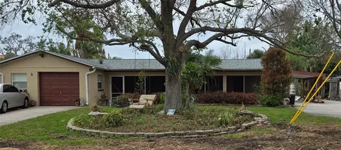 7054 Hibiscus Ave S, South Pasadena, FL 33707