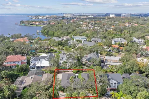 811 Grove Park Ave, Tampa, FL 33609