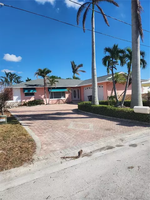 12305 4th St E, Treasure Island, FL 33706