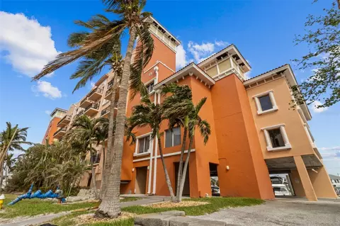 13235 Gulf Blvd #201, Saint Petersburg, FL 33708