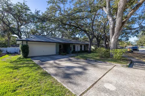 2227 Willowbrook Dr, Clearwater, FL 33764