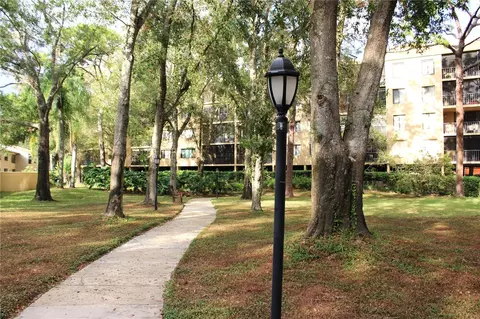 3076 Eastland Blvd #106, Clearwater, FL 33761