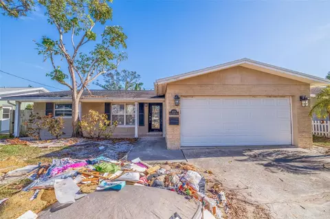 2026 Bayou Grande Blvd NE, Saint Petersburg, FL 33703
