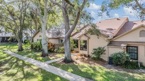 2582 Bentley Dr, Palm Harbor, FL 34684