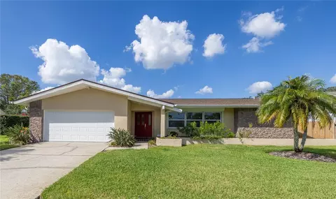 8021 Cranbrook Ct, Seminole, FL 33777