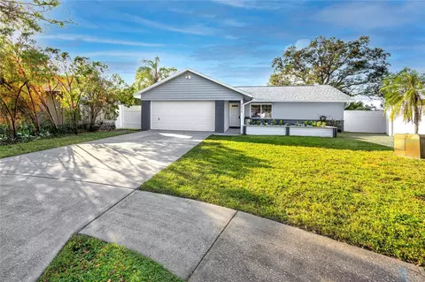 8838 Magnolia Ct, Seminole, FL 33777