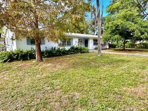 655 16th Street Nw Apt 651b 653 655 657 St NW #651,B 653, 655, 657, Largo, FL 33770