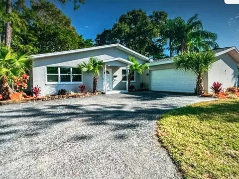 5811 Venetian Blvd NE, Saint Petersburg, FL 33703