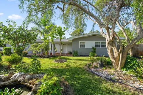 3089 Los Gatos Dr, Belleair Bluffs, FL 33770