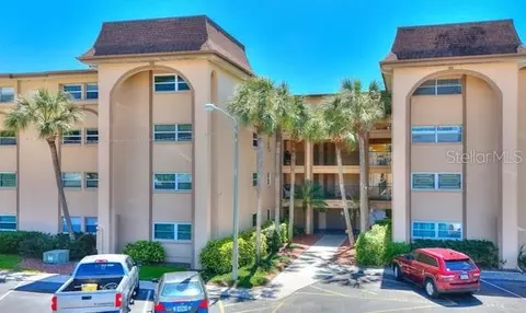 2525 W Bay Dr #A32, Belleair Bluffs, FL 33770