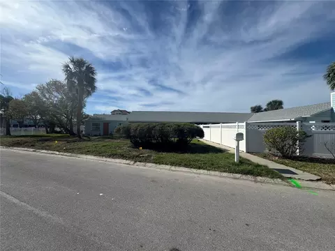 17002 Dolphin Dr, North Redington Beach, FL 33708