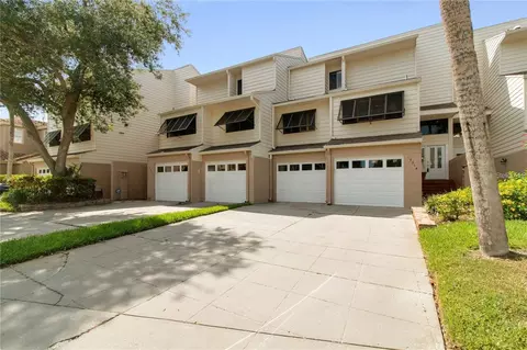 13914 Lake Point Dr, Clearwater, FL 33762