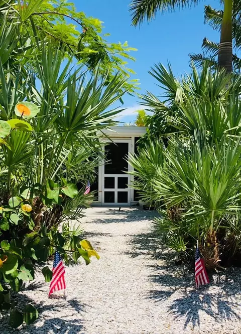 105 162nd Ave, Redington Beach, FL 33708