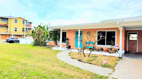 552 Trade Winds Dr, Dunedin, FL 34698