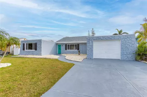 3848 Stratfield Dr, New Port Richey, FL 34652