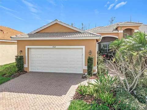 15613 Aurora Lake Cir, Wimauma, FL 33598