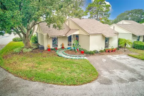 24 Windrush Bay Dr, Tarpon Springs, FL 34689