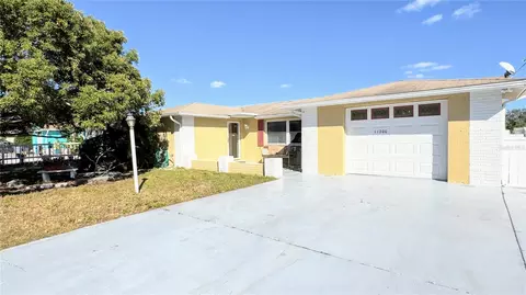 11200 Meadow Dr, Port Richey, FL 34668