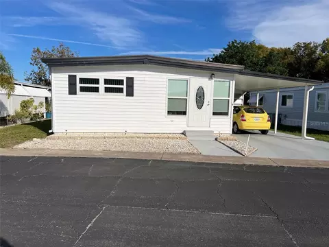 8 Pindo Palm St E, Largo, FL 33770