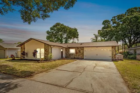 121 Country Villas Dr, Safety Harbor, FL 34695
