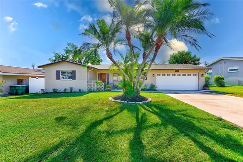 3488 Shady Bluffs Dr, Largo, FL 33770