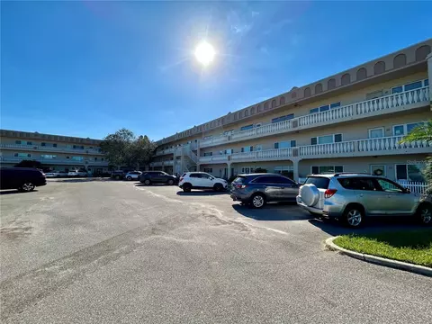 2284 Philippine Dr #9, Clearwater, FL 33763