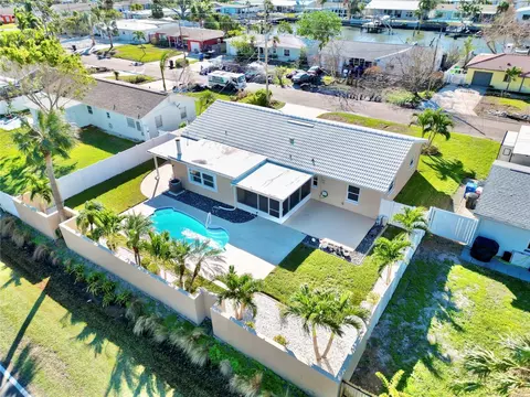 7933 Causeway Blvd S, Saint Petersburg, FL 33707
