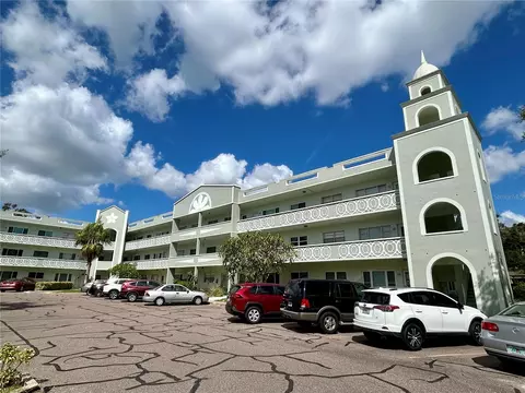 2257 World Parkway Blvd W #39, Clearwater, FL 33763