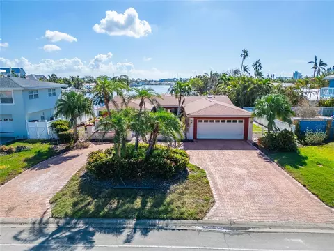 425 Capri Blvd, Treasure Island, FL 33706
