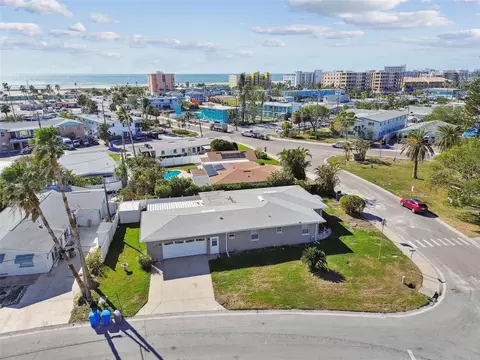195 112th Ave, Treasure Island, FL 33706
