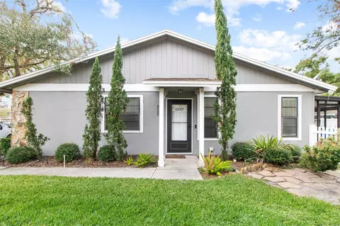 10057 Lake Oak Cir, Tampa, FL 33624