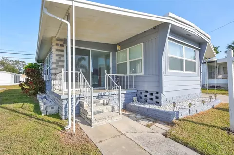 980 7th St NW #34, Largo, FL 33770