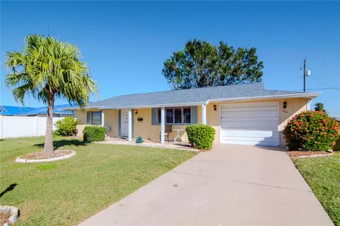 1203 Hacienda Dr, Sun City Center, FL 33573
