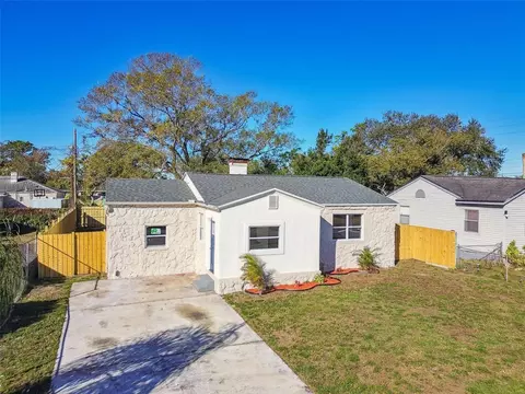 205 Kingston St S, Saint Petersburg, FL 33711