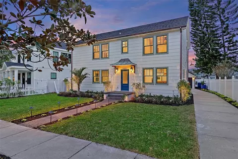 2410 Woodlawn Cir E, Saint Petersburg, FL 33704