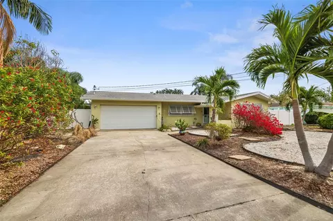 2161 Edythe Dr, Dunedin, FL 34698