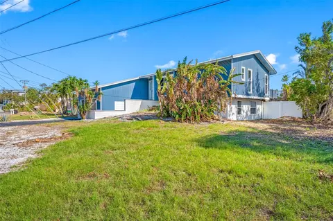 596 Belle Point Dr, Saint Pete Beach, FL 33706