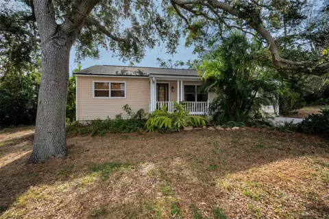 1205 Riverside Dr, Tarpon Springs, FL 34689