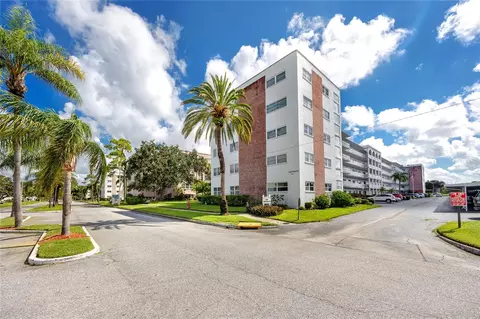5501 80th St N #214, Saint Petersburg, FL 33709