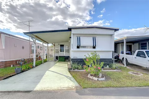 6049 Minerva St, Zephyrhills, FL 33542