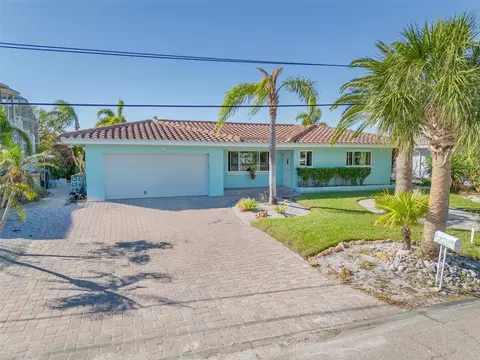 2270 Edythe Dr, Dunedin, FL 34698