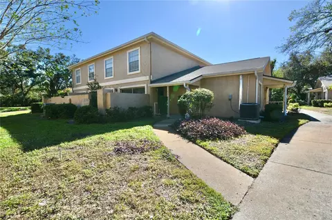 11822 Raintree Dr, Temple Terrace, FL 33617