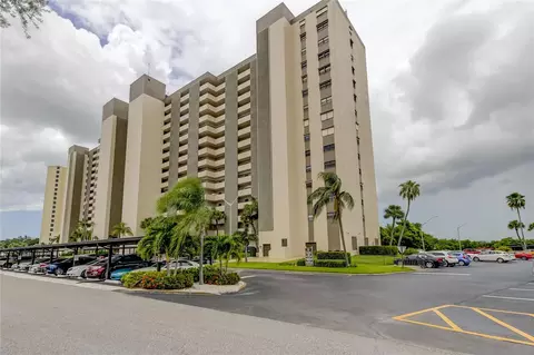7050 Sunset Dr S #806, South Pasadena, FL 33707