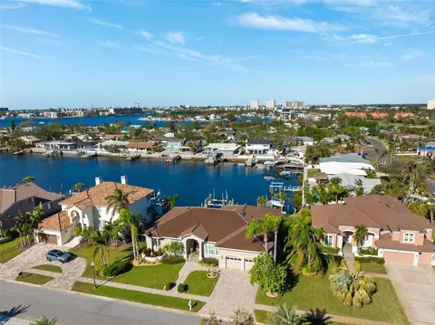 6321 Pasadena Point Blvd, Gulfport, FL 33707