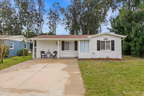 220 83rd Ave NE, Saint Petersburg, FL 33702